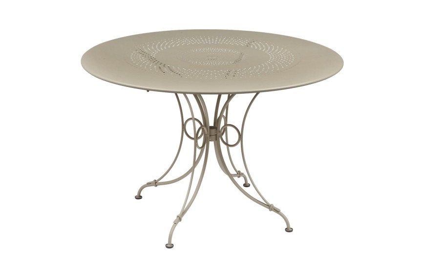 Table à manger Diam 117cm collection 1900 de FERMOB chez Latour
