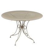 Table à manger Diam 117cm collection 1900 de FERMOB chez Latour