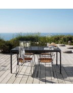 Chaise de jardin Paon HOUE en métal noir et bambou, design scandinave d’Henrik Pedersen