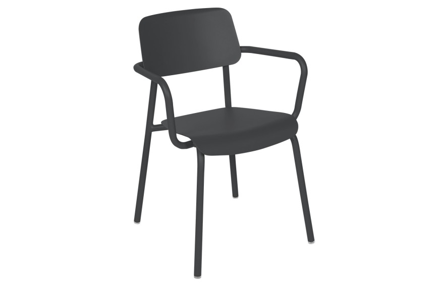 Fauteuil de jardin Studie Fermob design en aluminium empilable ergonomique avec accoudoirs