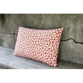 coussin d’extérieur Trèfle FERMOB 68x44 cm en tissu Jacquard déhoussable et résistant aux UV