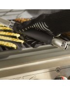 pince barbecue Weber en acier inoxydable pour manipulation précise des aliments