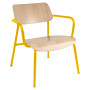 Fauteuil bas Studie Fermob en chêne naturel et aluminium design lounge empilable