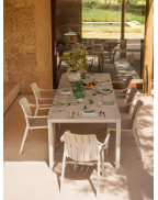 table de jardin extensible TEVERE NARDI 8 à 10 places en aluminium et résine recyclable, design italien moderne