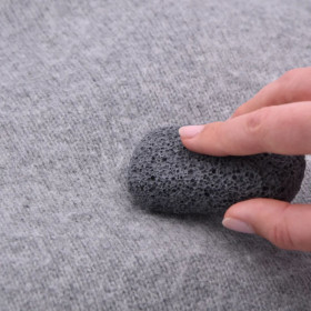 Pierre anti-bouloches ANDRÉE JARDIN pour pulls en laine et cachemire