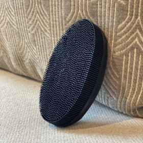 Brosse à tissus ANDRÉE JARDIN en caoutchouc naturel pour vêtements et canapés