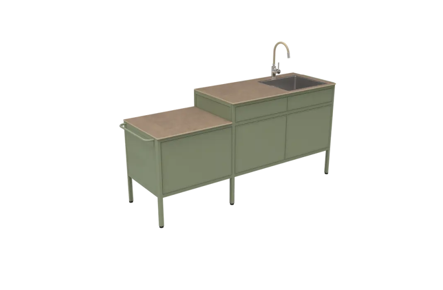 Cuisine d’extérieur La Gourmande Goosto Fermob compacte avec plan de travail effet pierre et évier inox intégré