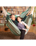 Chaise Hamac HABANA LA SIESTA en coton bio certifié GOTS avec barre en bambou, format Comfort pour petits espaces