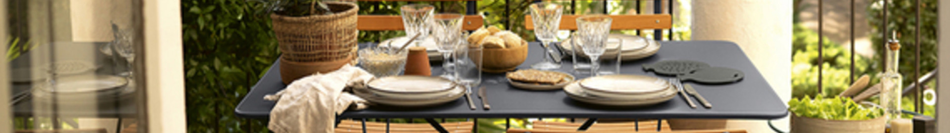 Table Fermob – Tables de jardin design et colorées
