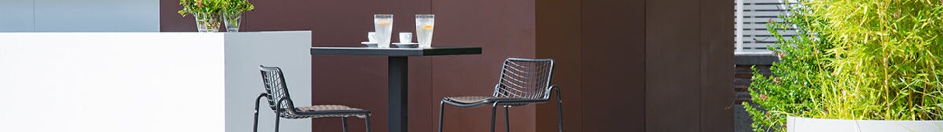 Tables hautes de jardin