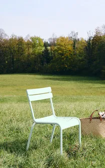 Table de jardin pliante ronde Caractère Ø128 cm / 8 places FERMOB - Latour  Mobilier de Jardin