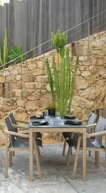 Table balcon TEKURA 120-160x75 cm / 4-6 places de chez LES JARDINS